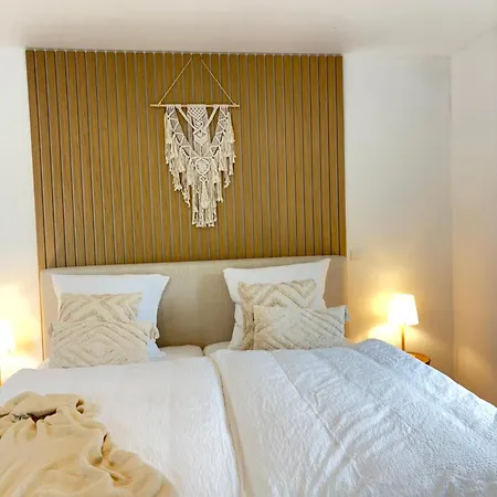 Hyronimus House 公寓 *